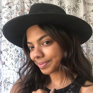 BLACK FEDORA HAT